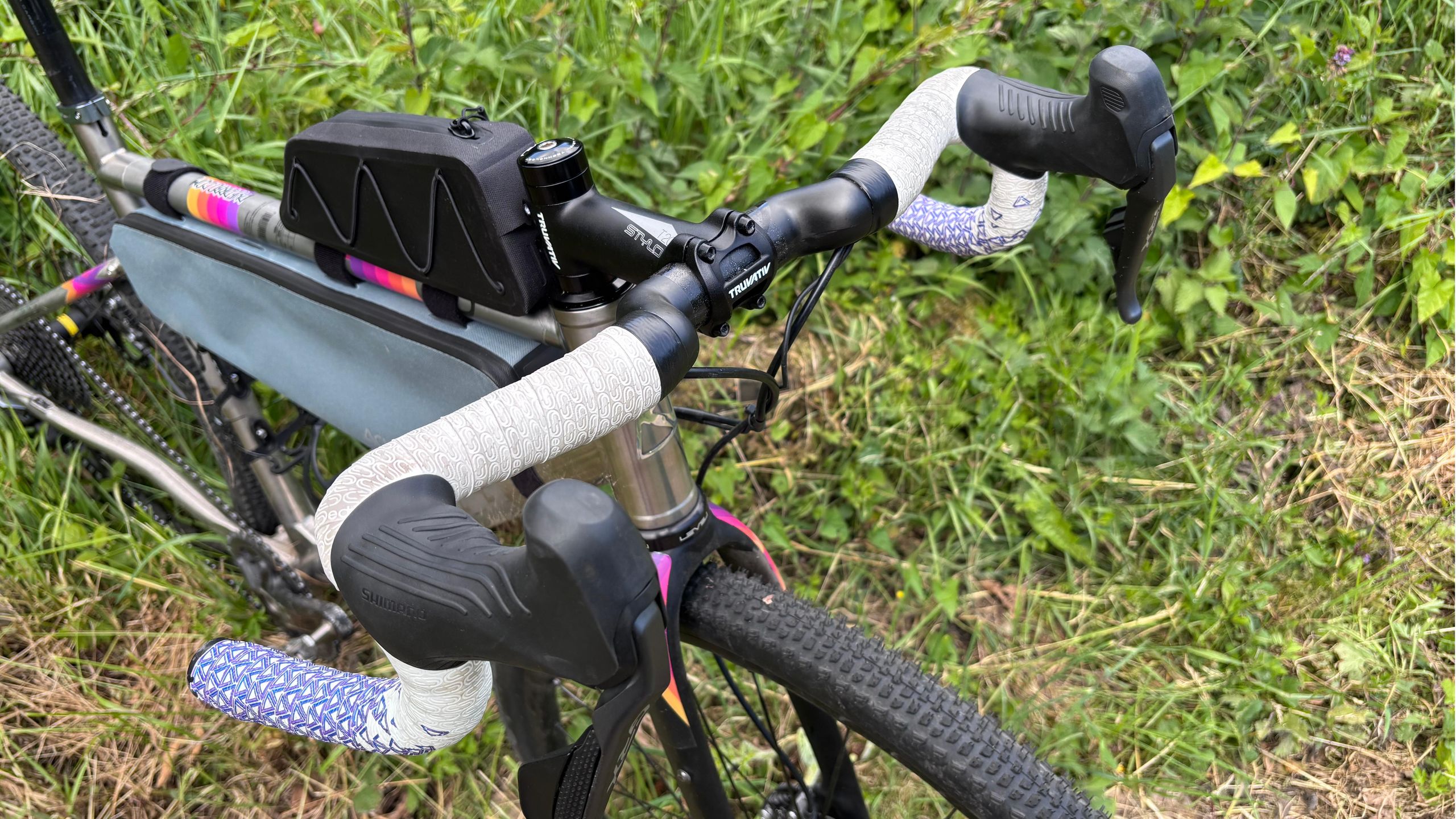 さ*お様 DEDA GERA CARBON ドロップハンドル 460mm Deda Gera carbon gravel handlebar review: Does a short reach bar
