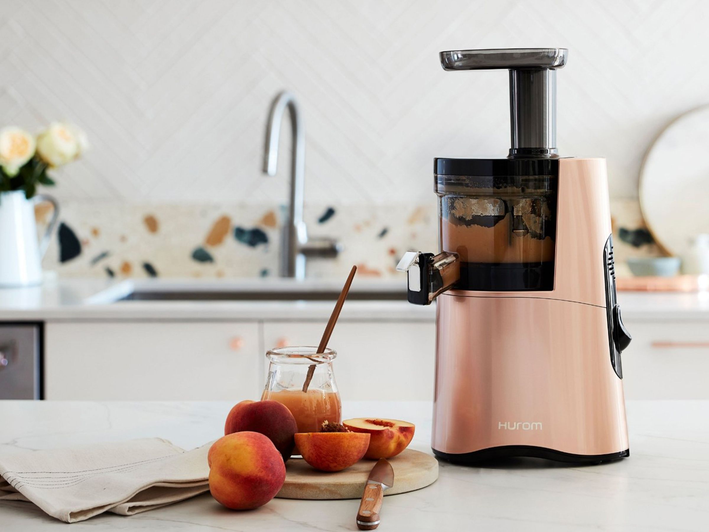 Hurom H-AA Slow Juicer review: a high-end juicer that