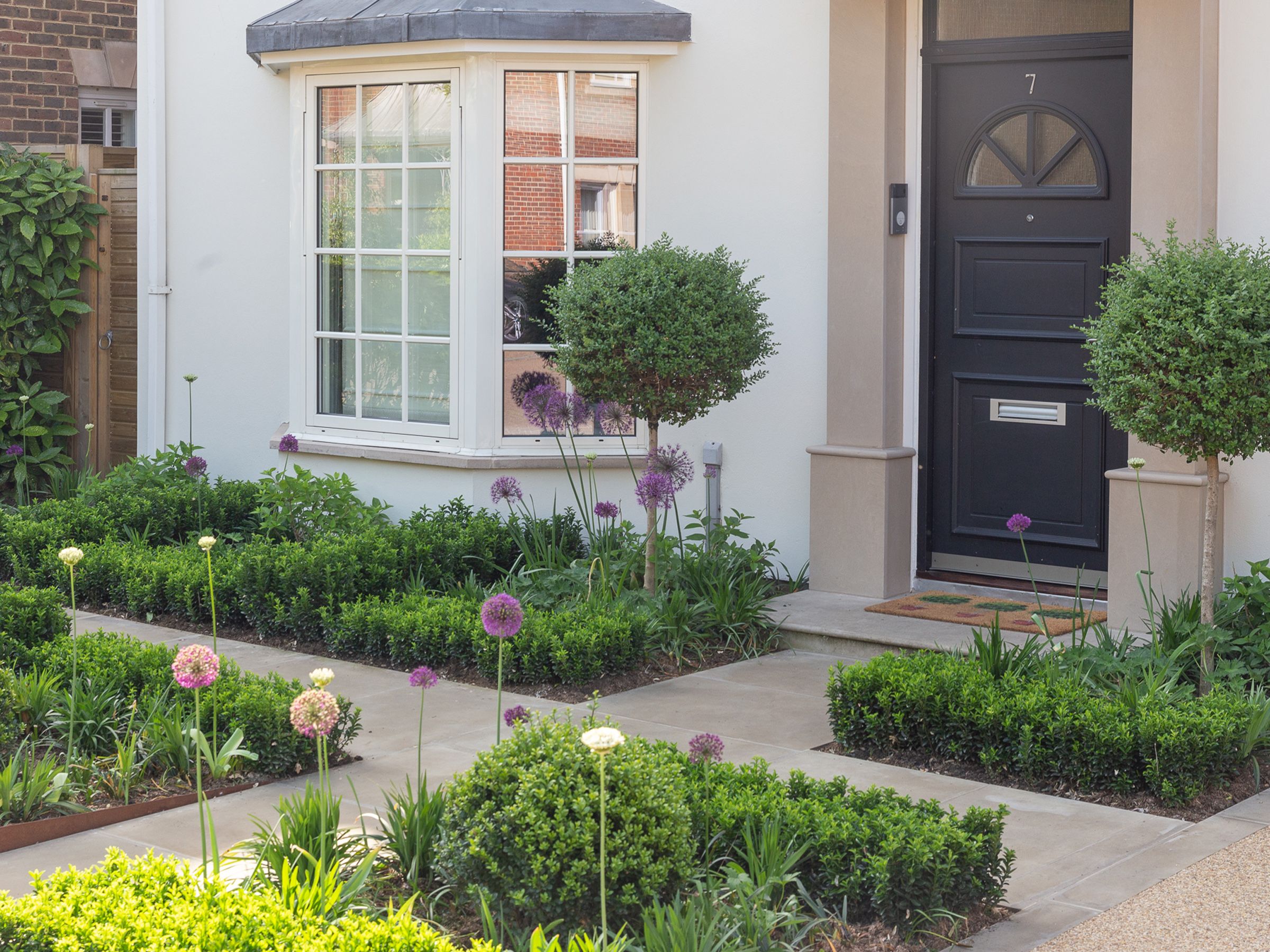 Landscaping ideas for front of house: 20 gorgeous looks | Gardeningetc, image size:2400x1800