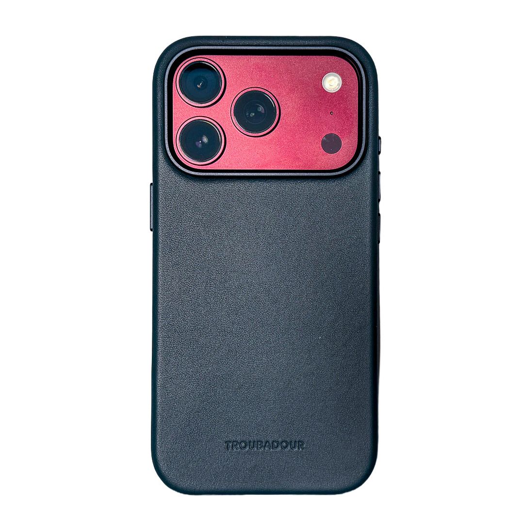iphone 18 Pro with troubadour case