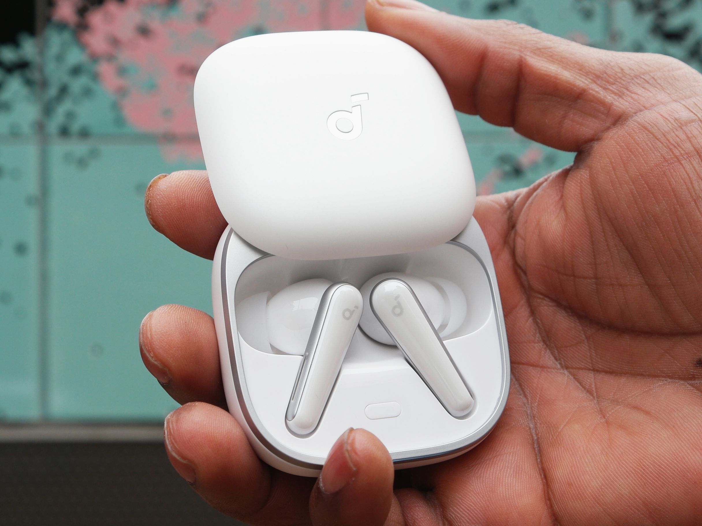 Soundcore Liberty 5 パールホワイト Soundcore Liberty 5: Anker quietly releases its latest ANC