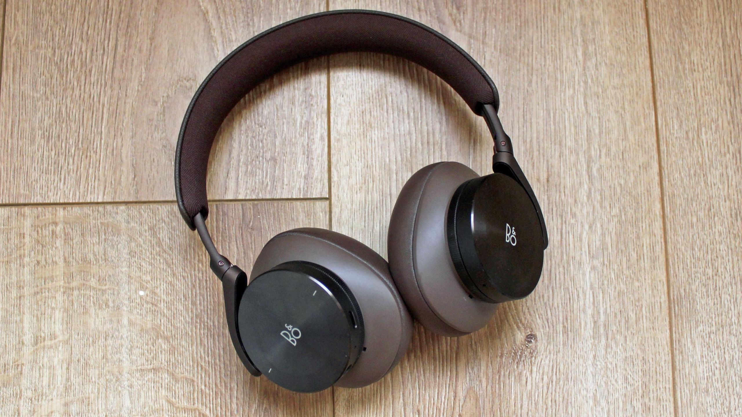 BANG &amp; OLUFSEN BEOPLAY H95 BLACK バングアンドオ Amazon.com: Bang & Olufsen Beoplay H95 Premium Comfortable