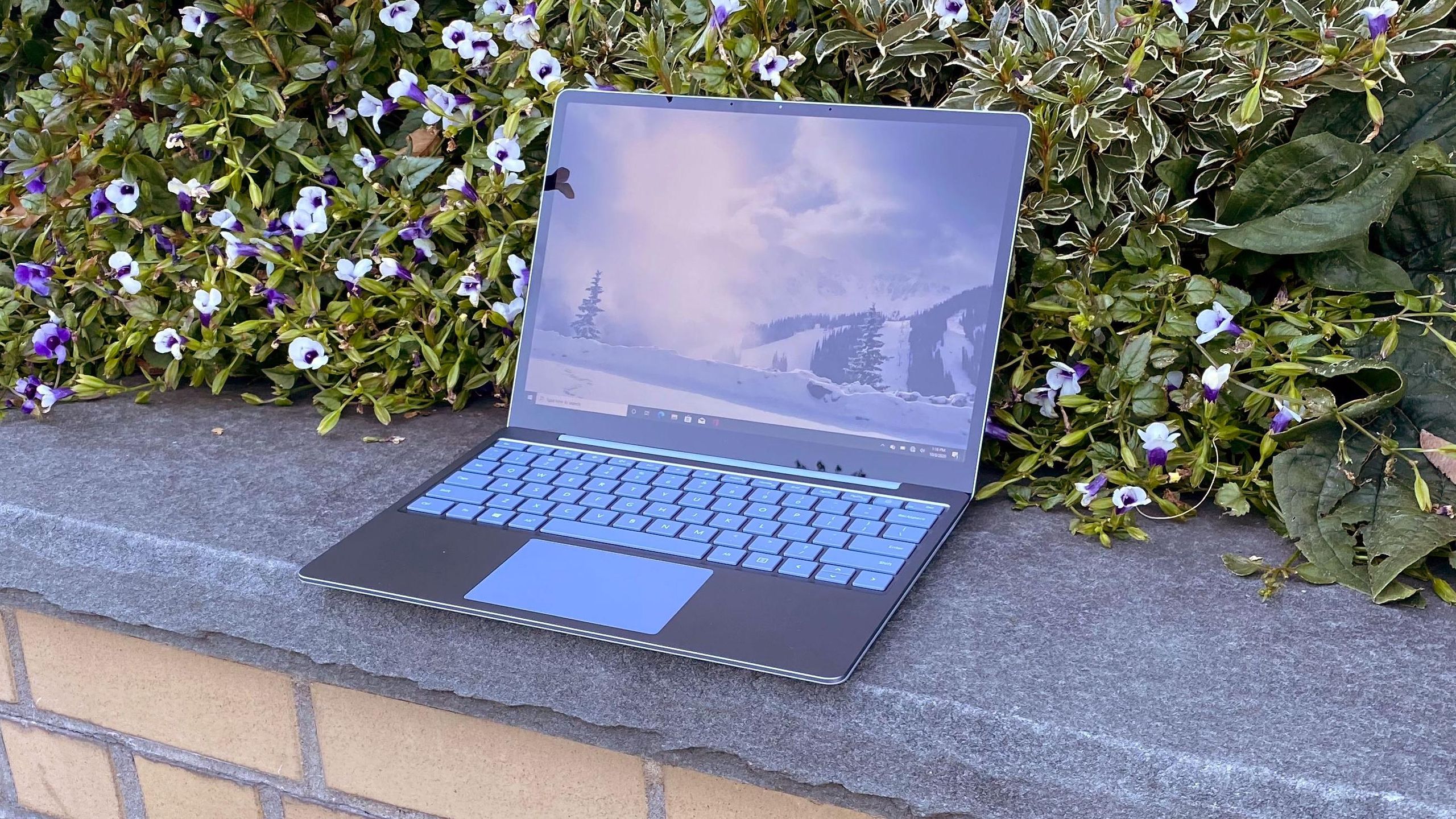 初代Microsoft Surface Laptop Go アイスブルー Amazon.com: Microsoft Surface Laptop Go - 12.4