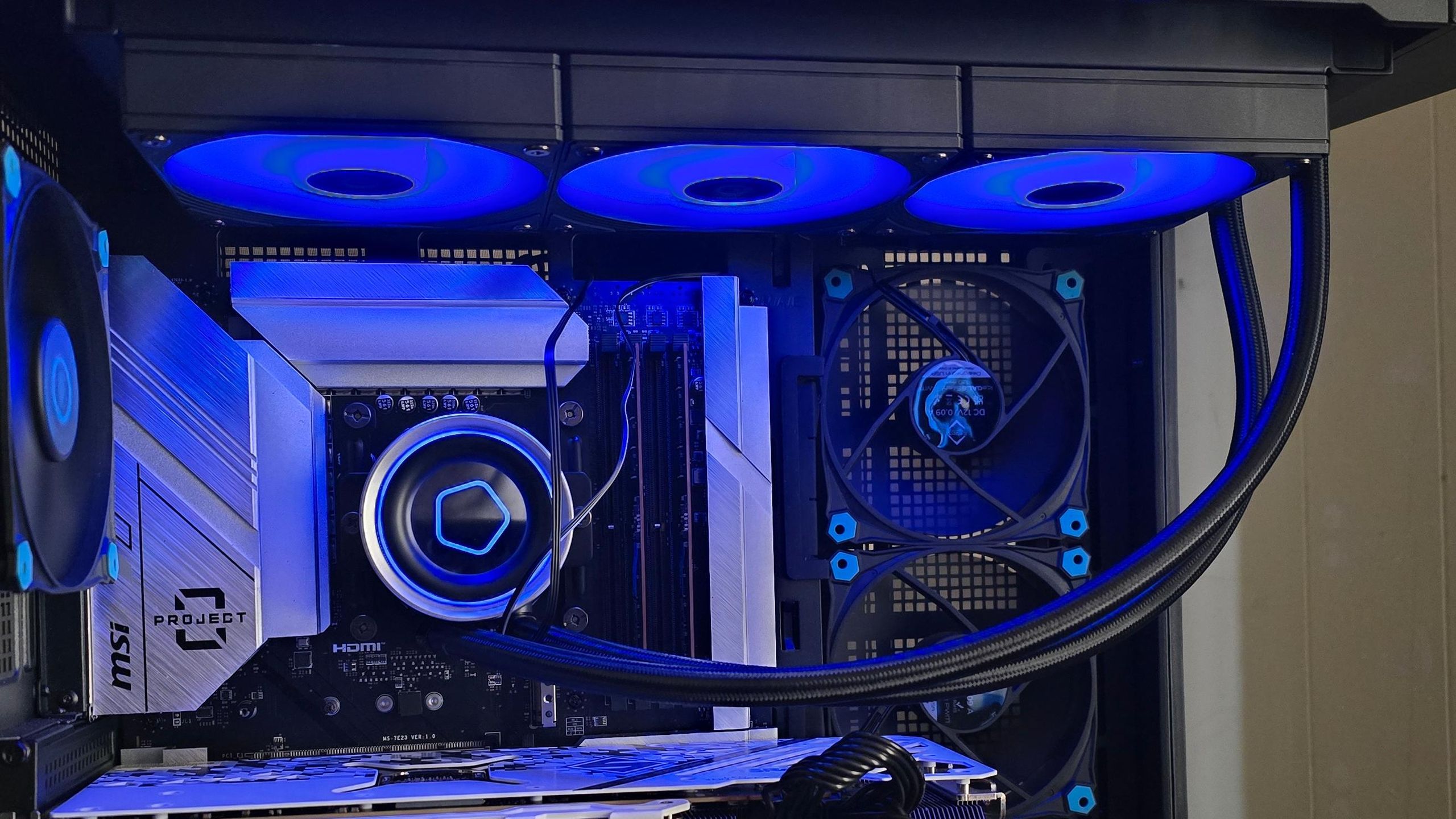 ID-COOLING FX360 INF 水冷クーラー RGBファン付き Amazon.co.jp: ID-COOLING FX360 INF 360mm 液体CPUクーラー
