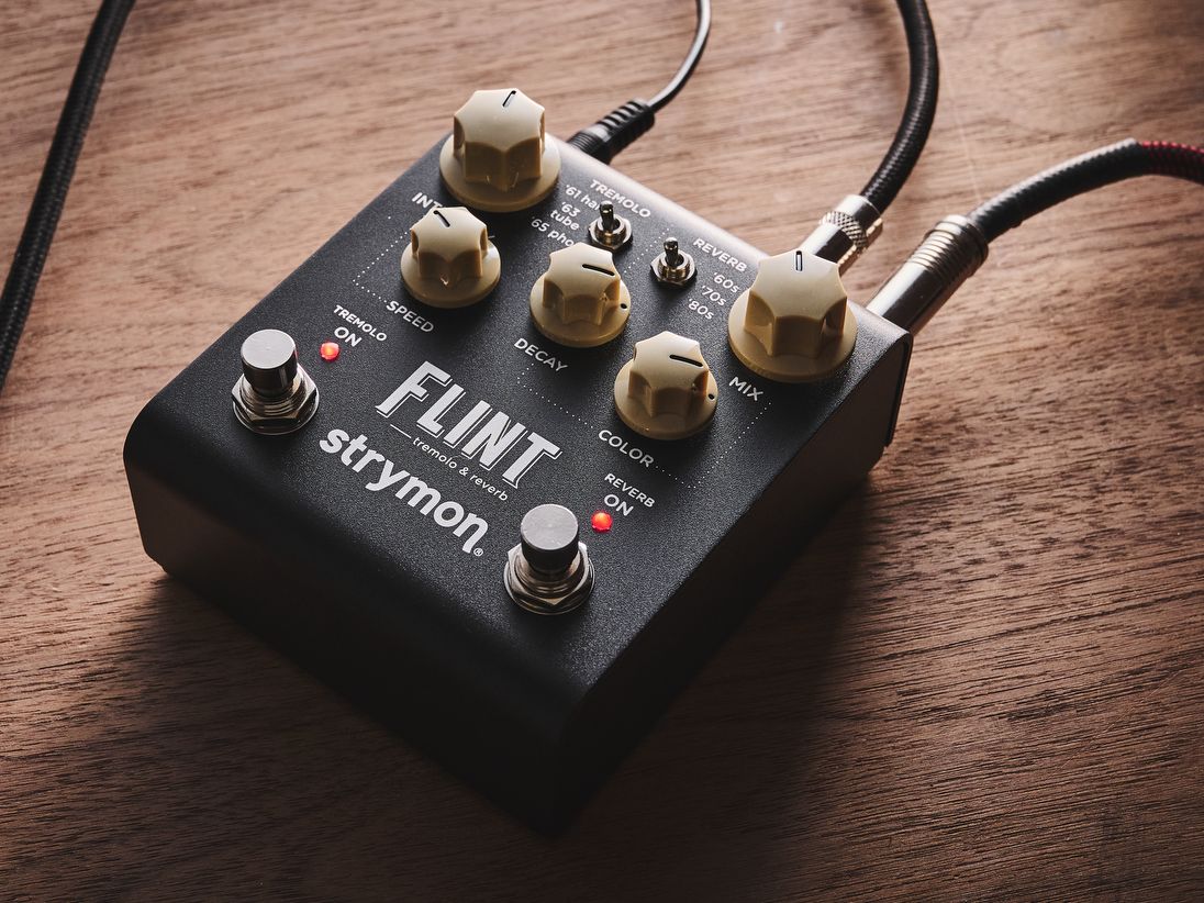 ギター Strymon flint v1 Strymon Flint Tremolo & Reverb V2 review | Guitar World
