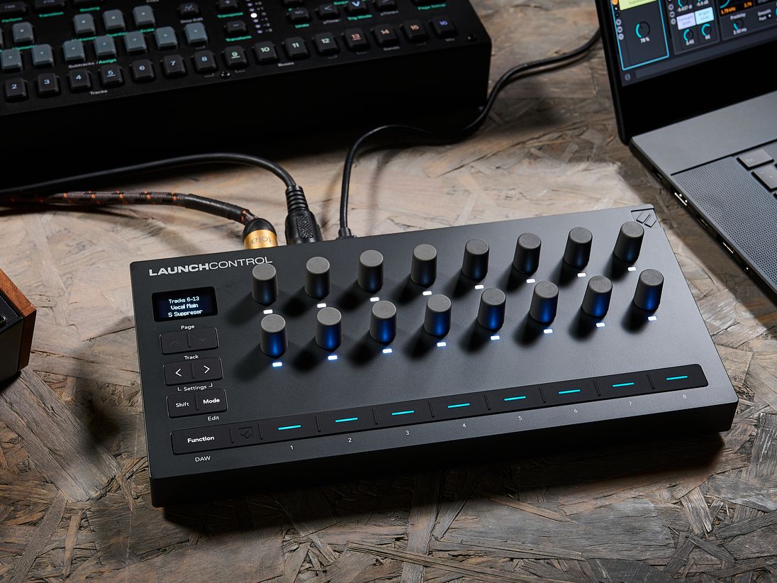 Continues to strike a balance between features, size, and price