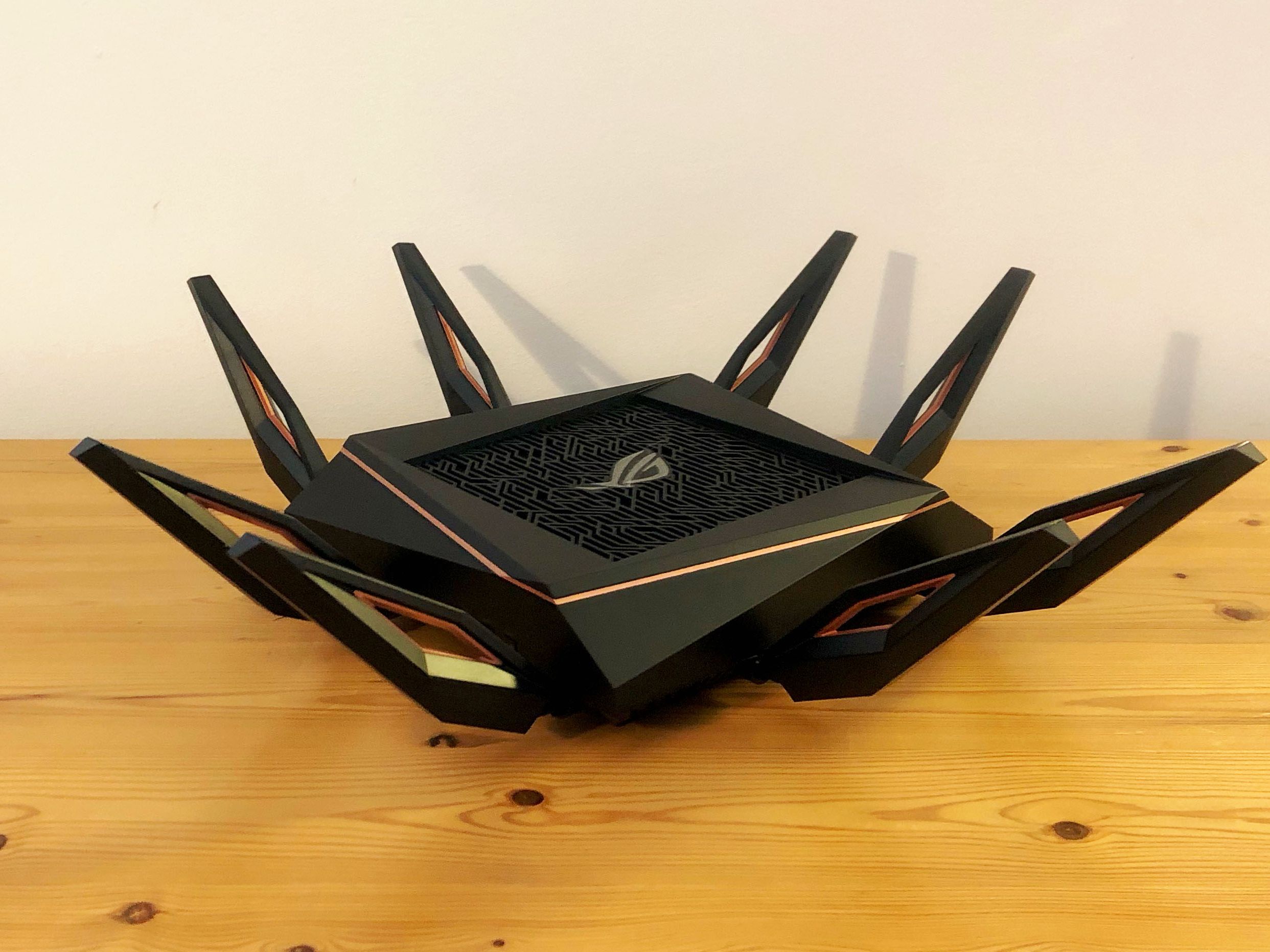 ASUS ROG Rapture GT-AX11000 新品未開封 GT-AX11000 Pro main_aura_.png