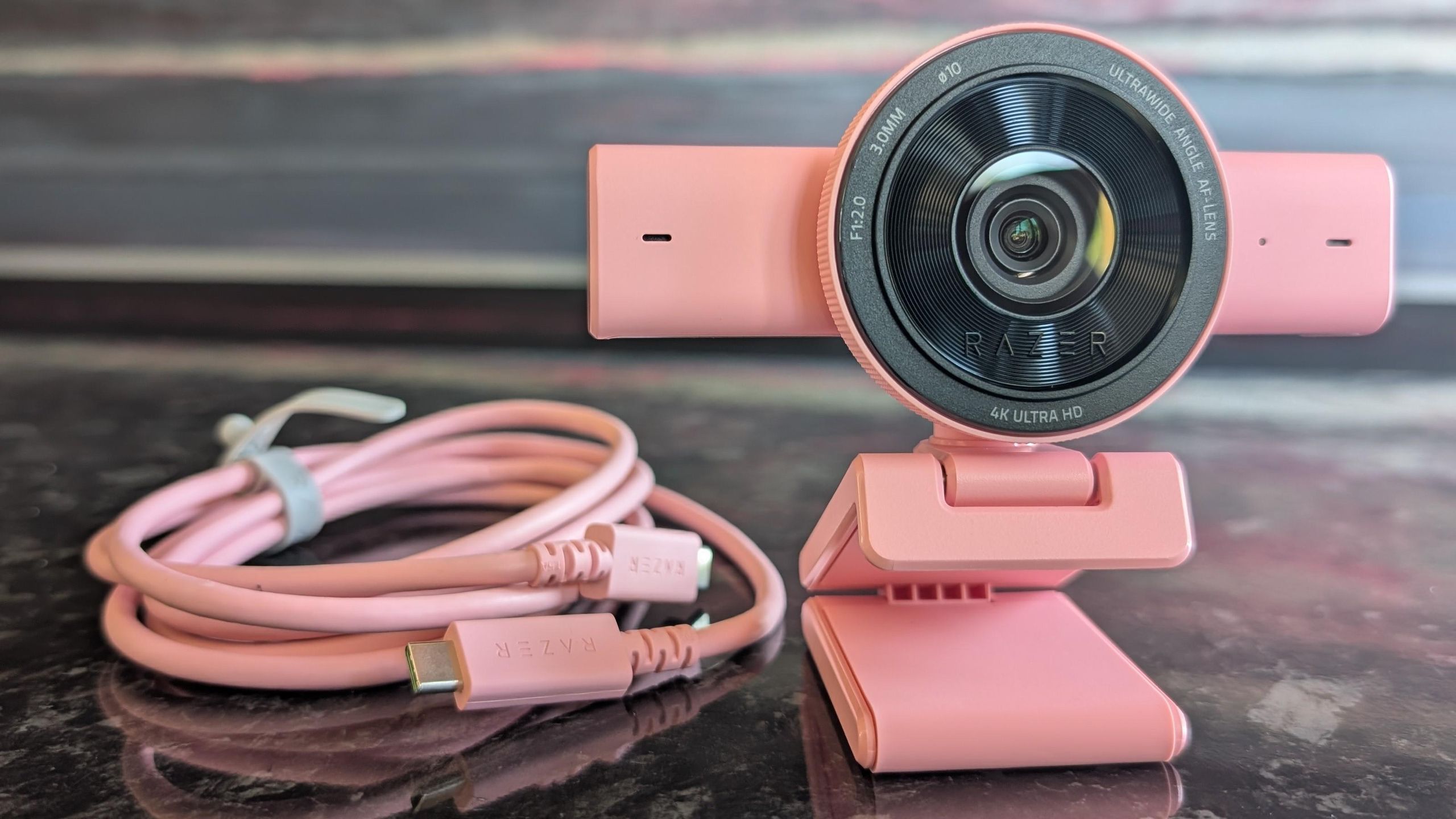 Razer Kiyo V2 4K ウェブカメラ The Razer Kiyo V2 is an excellent webcam, even though its fancy