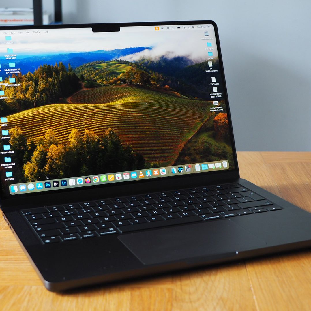 MacBook本体 Apple MacBook Pro 14 M3 Pro 36GB US Apple MacBook Pro 14 (M3, 2023) Review - RTINGS.com