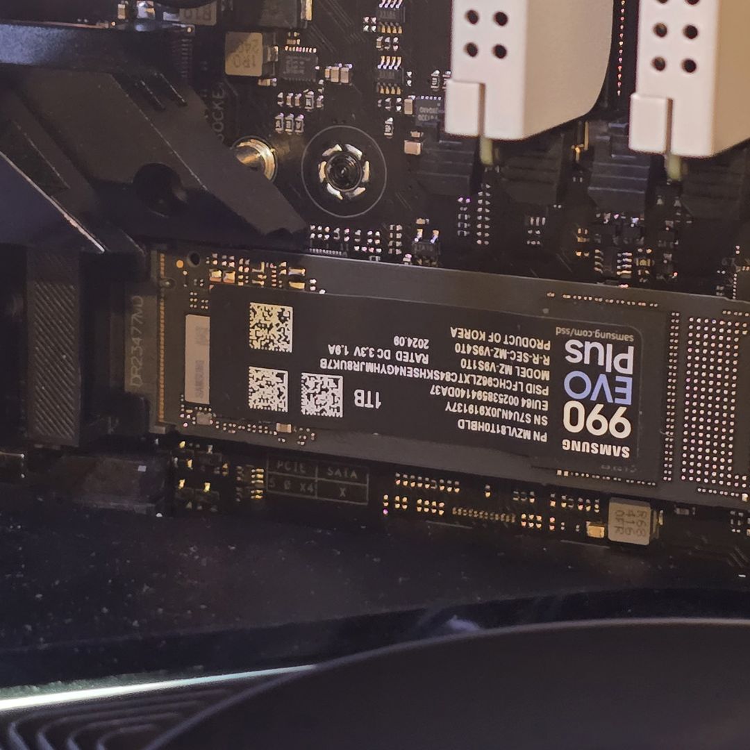 [新品] Samsung 990 EVO Plus 1TB SSD 1TB SSD Internal Hard Drive - 990 EVO Plus NVMe™ | Samsung US