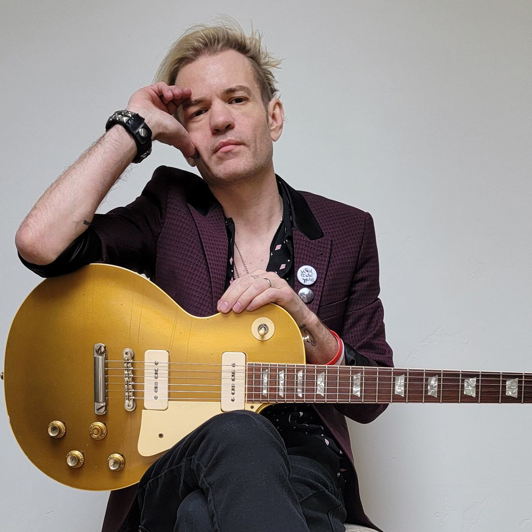Sum 41's Deryck Whibley buys Gibson Les Paul used on Social