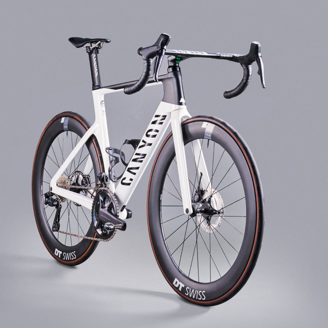 CANYON Aeroad CF SLX アルテグラdi2 Canyon Aeroad CF SLX 8 Di2 review - fast and keenly priced; a
