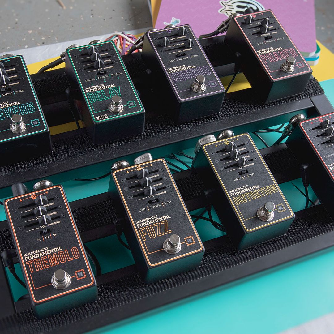Walrus Audio Fundamental Fuzz 美品 The Fundamental Series Fuzz from Walrus Audio - YouTube