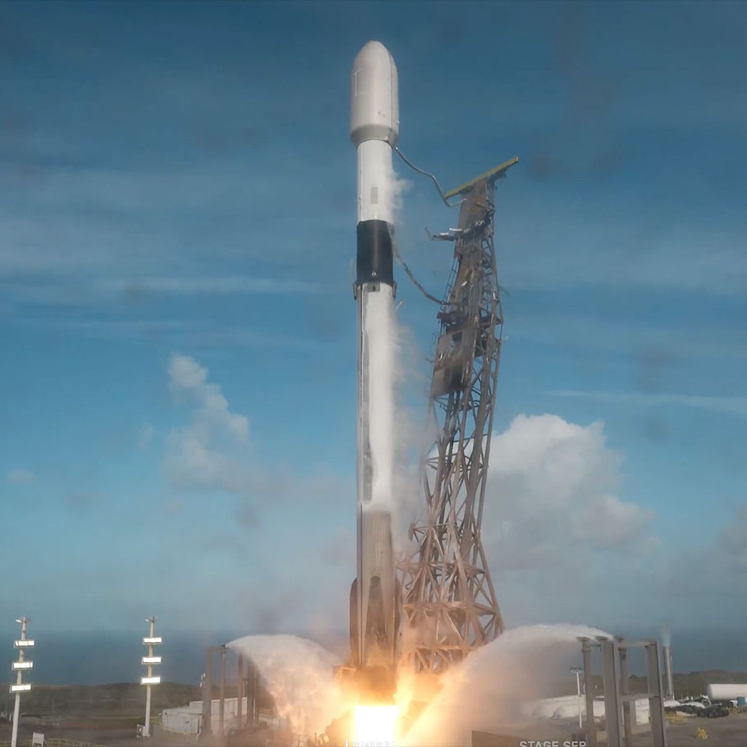SpaceX Falcon 9 deploys 24 Starlink satellites after California