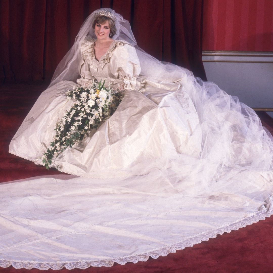 why was princess diana's dress so wrinkled Why was Princess Diana's wedding dress so creased?