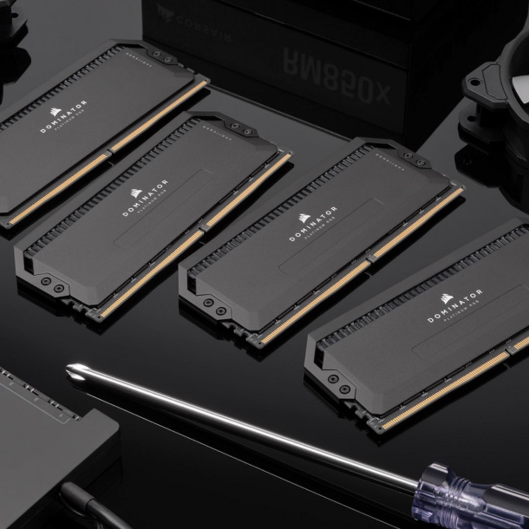 DOMINATOR® PLATINUM RGB 32GB (2 x 16GB) DDR4 DRAM 4000MHz