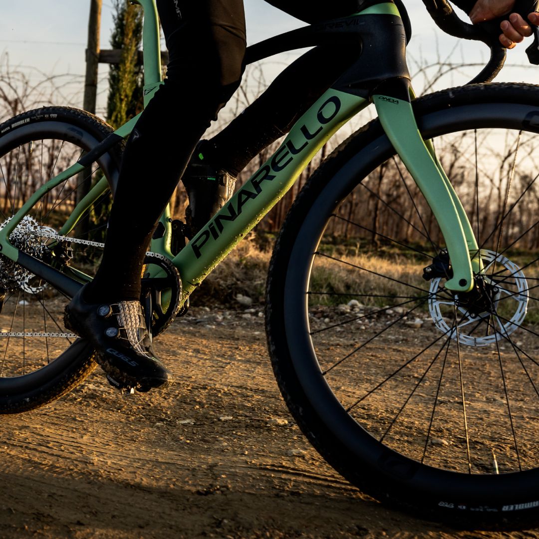 Friday roundup: a 4-chamber mini pump, competition for Shokz and a