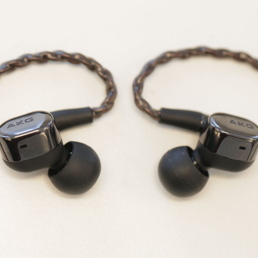 イヤホン AKG N5005 611pDcyGQBL._UF894,1000_QL80_.jpg