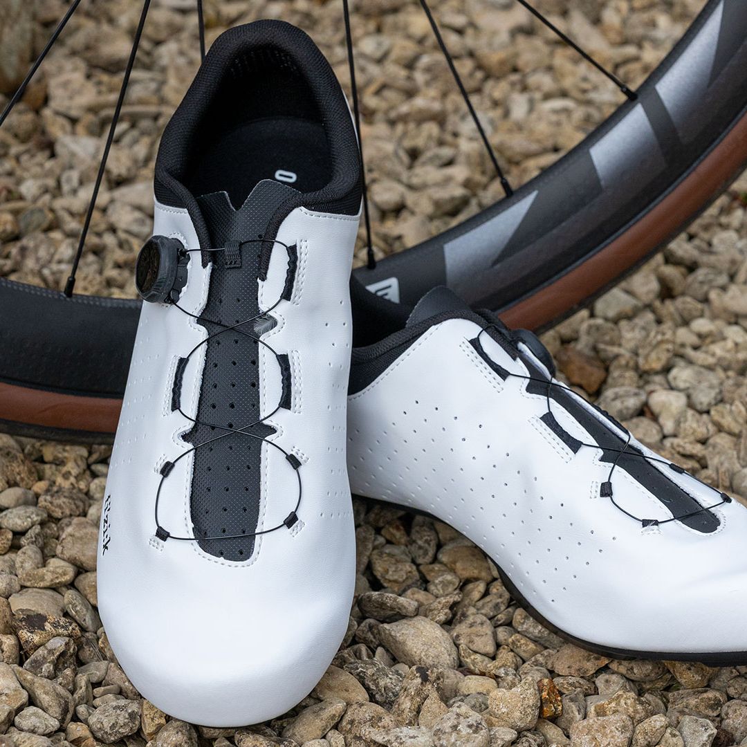 ウェア fizik VENTO OMNA WIDE EU38.5 JP24.7 Vento Omna Wide White/Black - Fizik