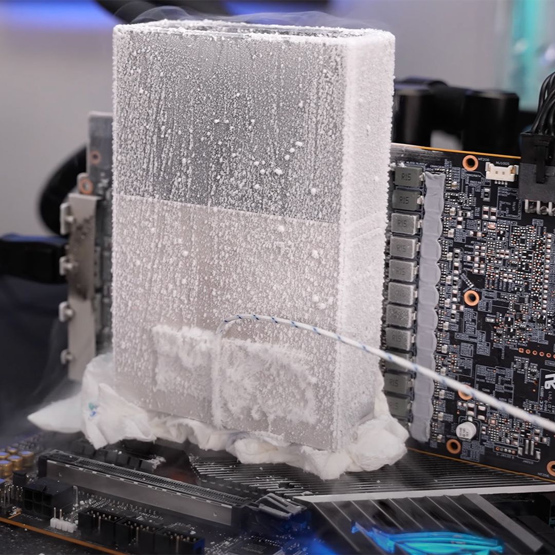 Radeon 6900 XT Overclocked to 3.2 GHz, New World GPU Record