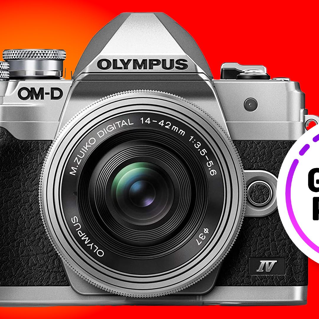 $699 for an Olympus OM-D E-M10 Mark IV lens bundle? YES PLEASE