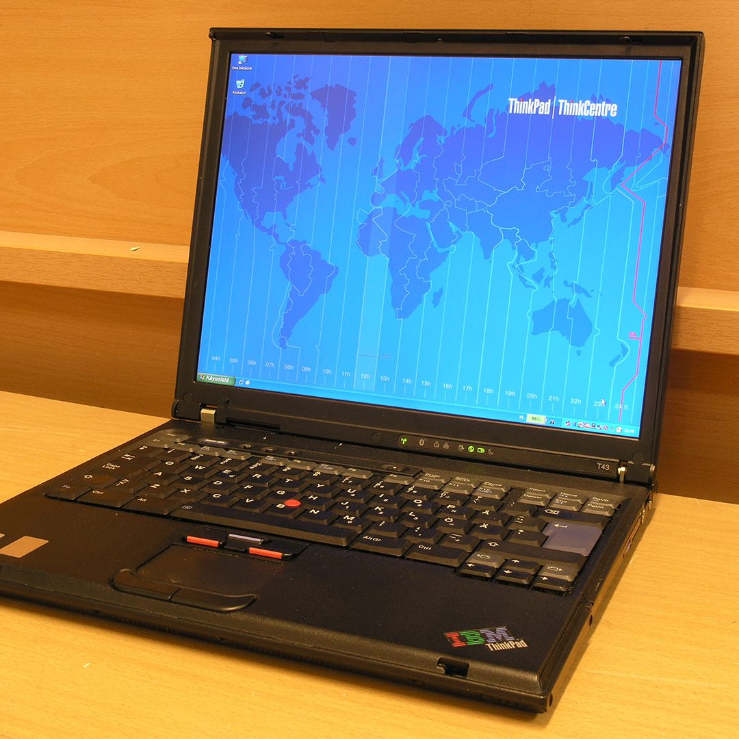 IBM ThinkPad T43 enthusiast installs 'almost' every version of