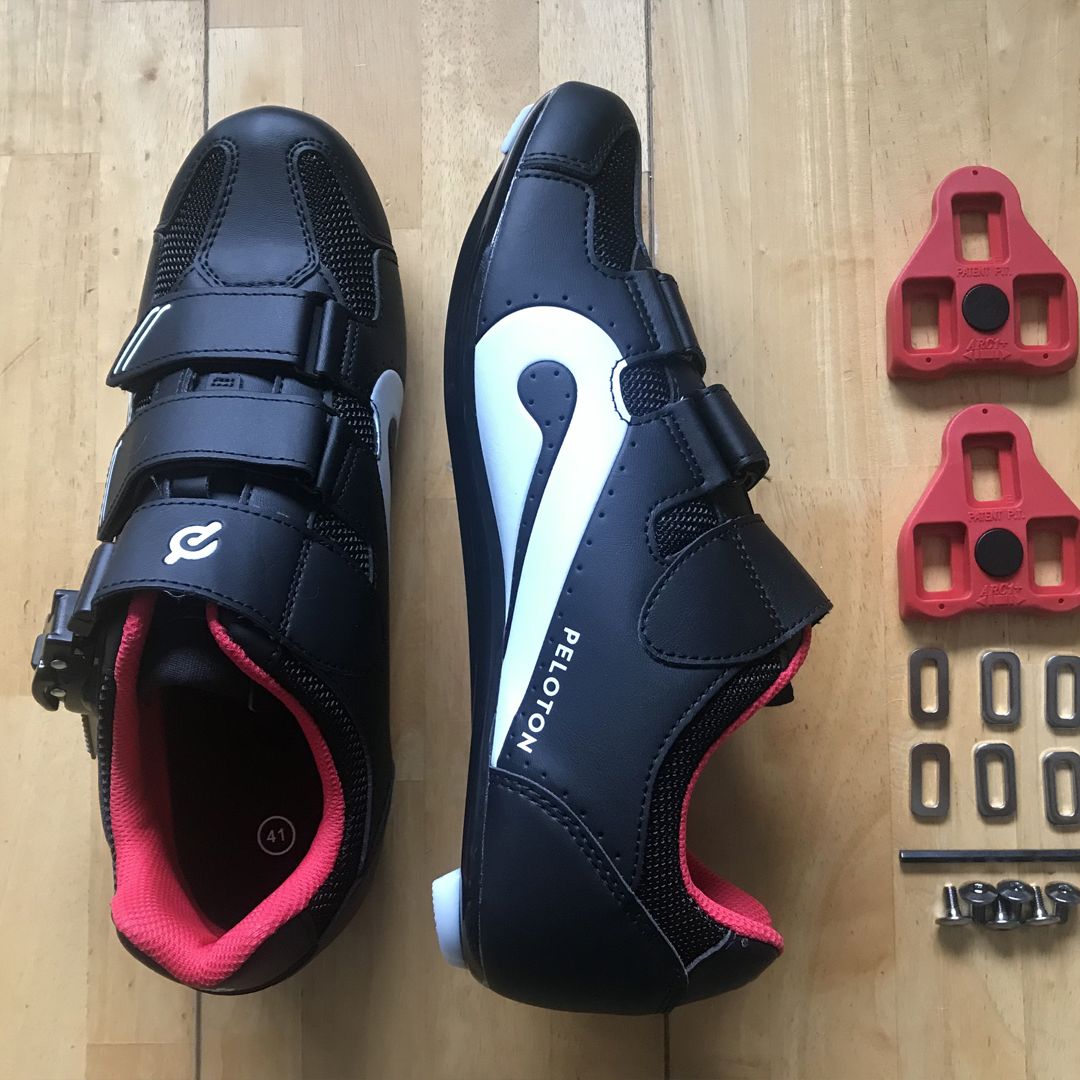 Chaussures cyclisme Peloton noir/rouge pointure 6,5 femme NEUVES