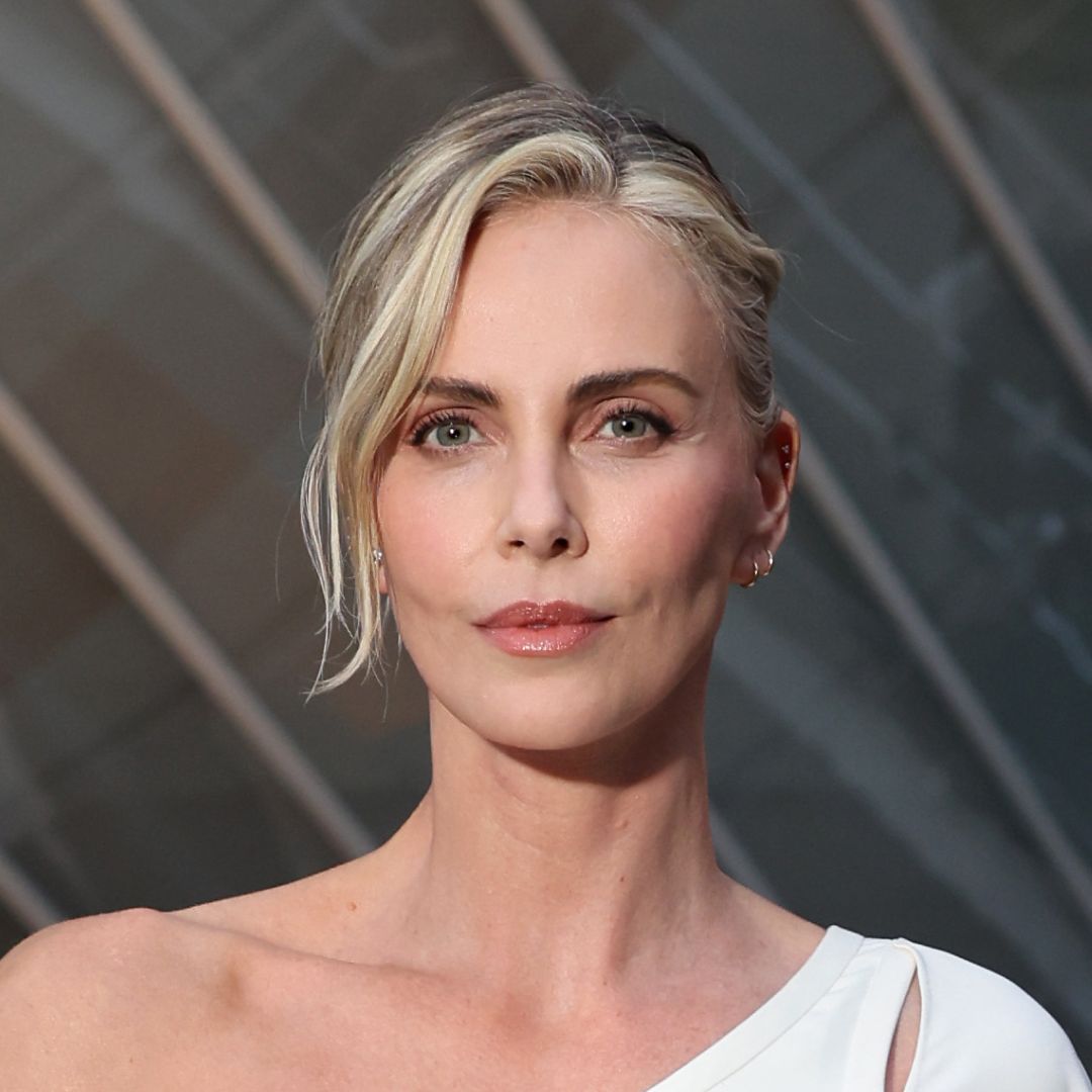 Charlize Theron - Sensual And Striking Nudes