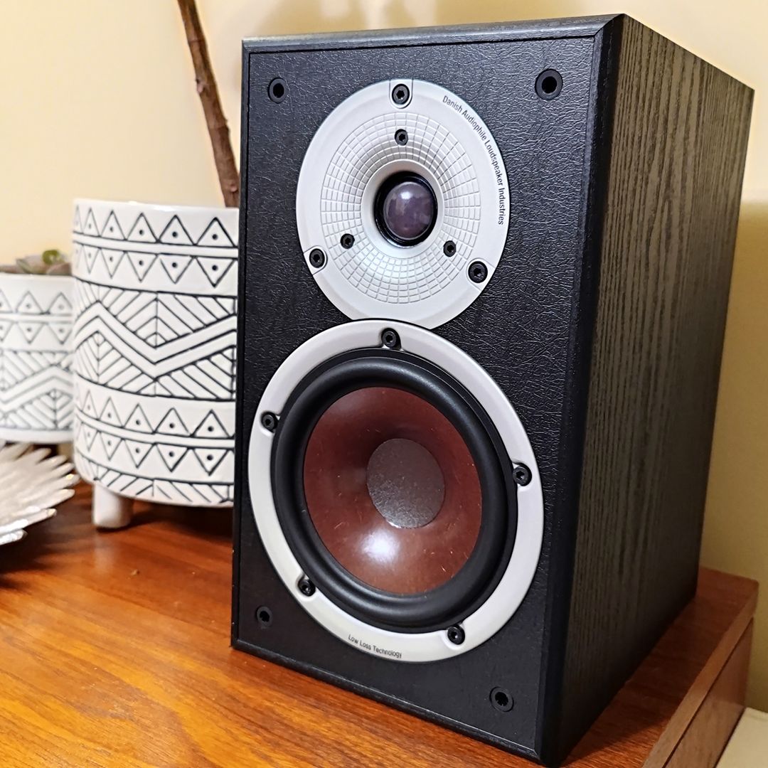 DALI SPEKTOR 2 ウォルナット Dali Spektor 2 Compact Speakers - Walnut (Pair) : Amazon.ca
