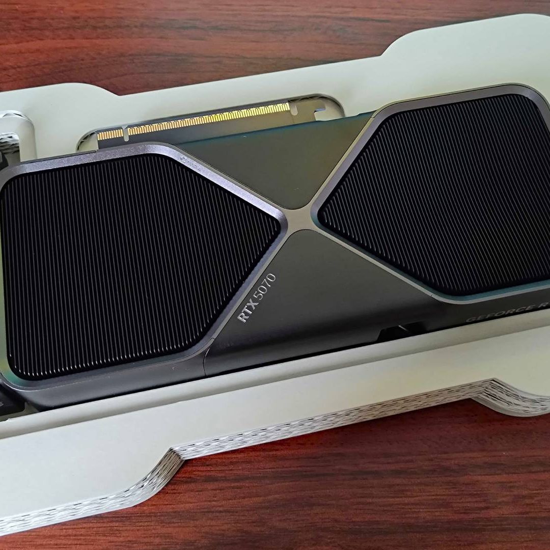 Jun「新品未使用品]RTX 5070 Founders Edition NVIDIA GeForce RTX 5070 12GB GDDR7 Founders Edition Graphics