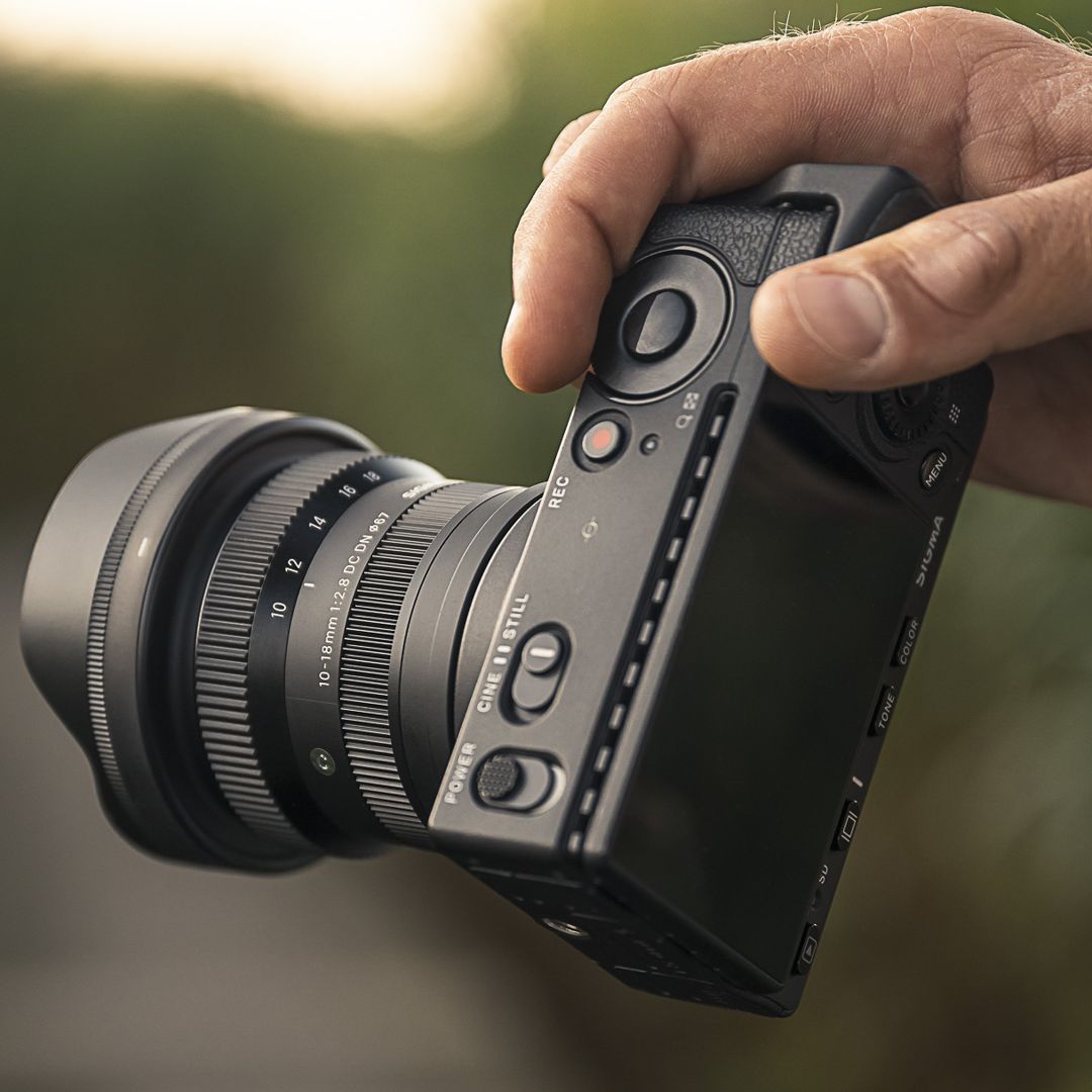 Sigma's affordable wide-angle lens for Sony and Fujifilm