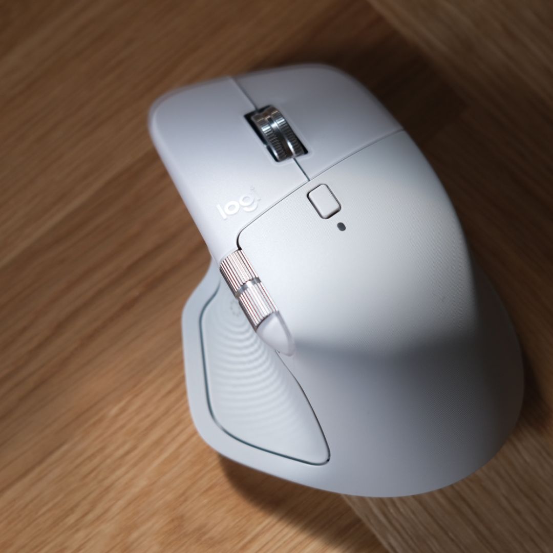 Logitech MX Master 4 ホワイト Amazon.com: Logitech MX Master 4 for Mac, Ergonomic Bluetooth
