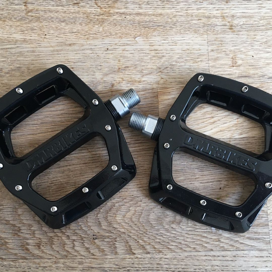 DMR V12 Mg - Magnesium Bike Flat Platform Pedal – DMR Bikes