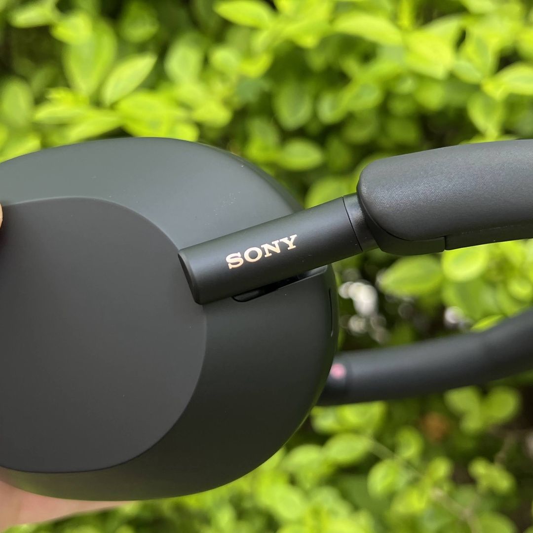 Sony WH-1000XM5 tumble to record-low price at Amazon — here's why