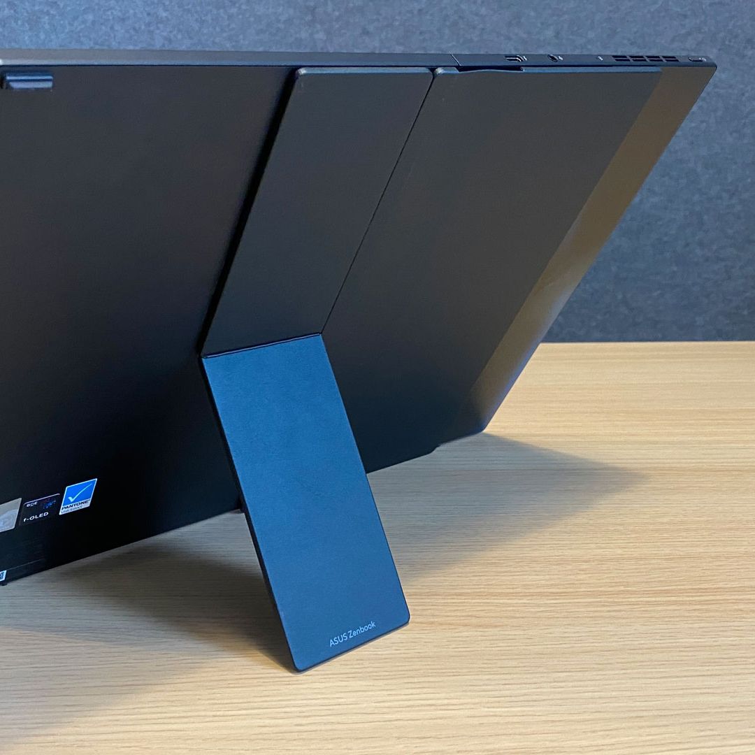 Asus Zenbook 17 Fold OLED Review: Increase the Crease | Tom's Hardware