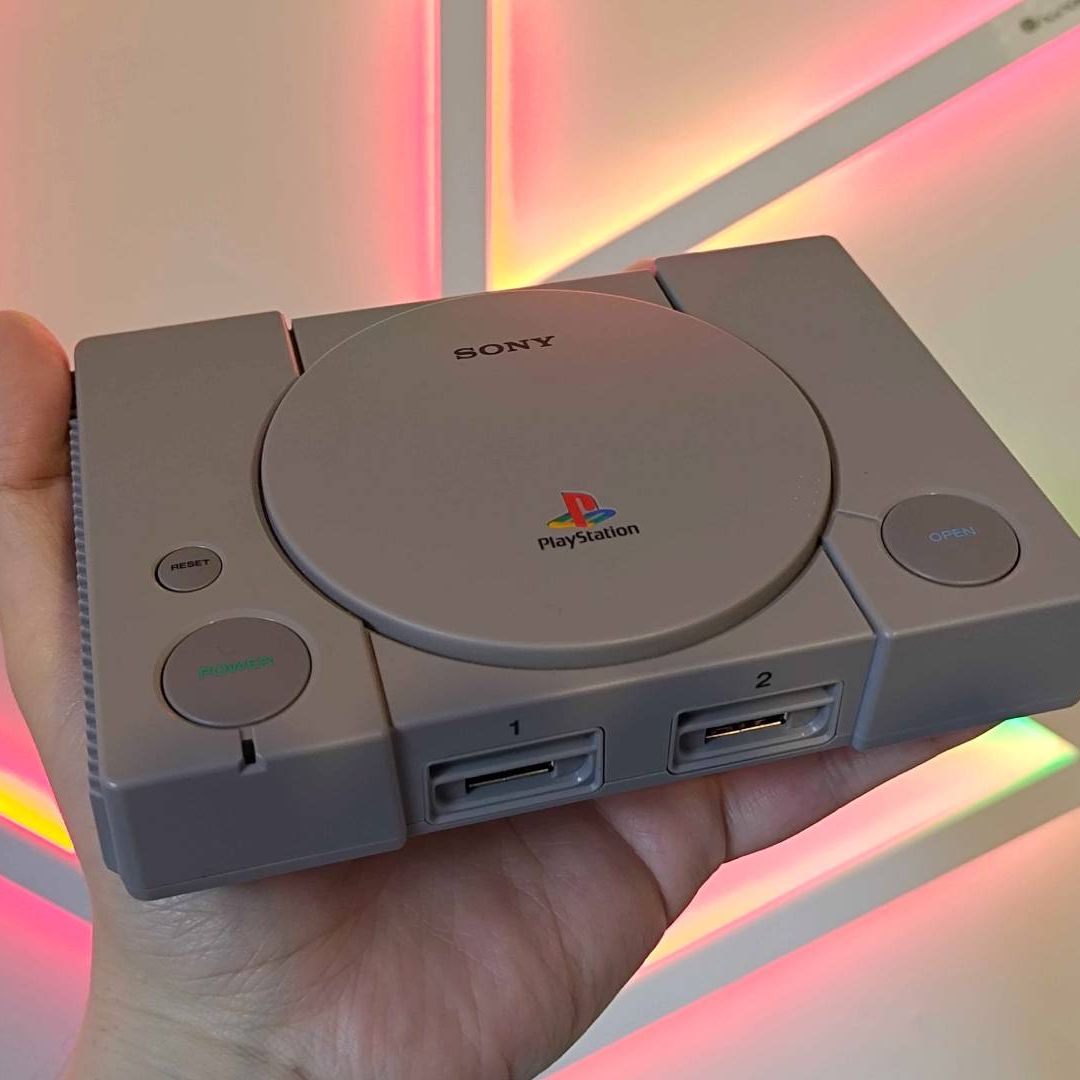 I spent the PlayStation 30th anniversary using a mini PS1 that