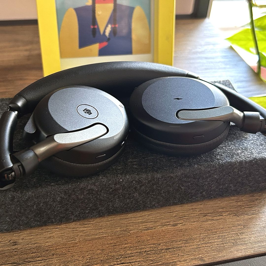 Jabra Evolve2 65 Flex review: Drown out the office noise | T3