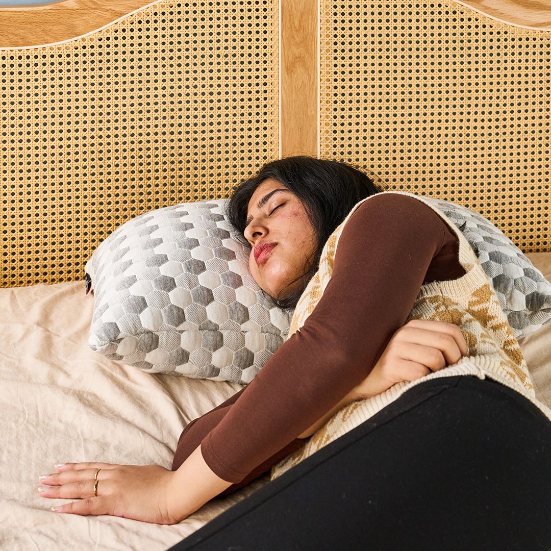 Layla Kapok Pillow hands-on review: firmer feel for side sleepers
