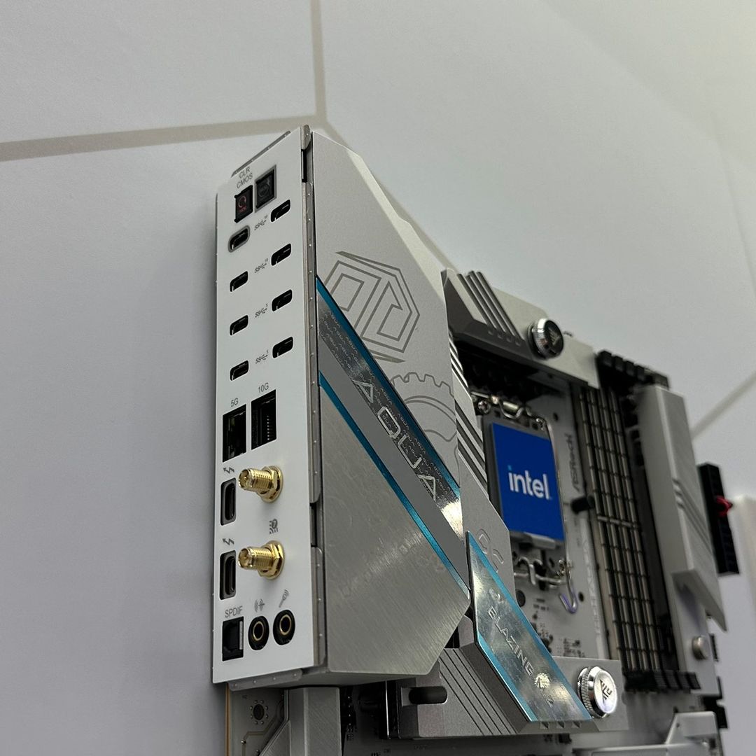 ASRock > Z890 Taichi AQUA