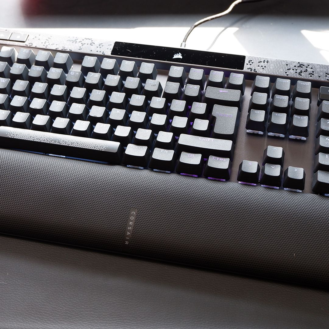キーボード CORSAIR K70 MAX RGB K70 MAX RGB 磁気メカニカルゲーミングキーボード — 調整可能な