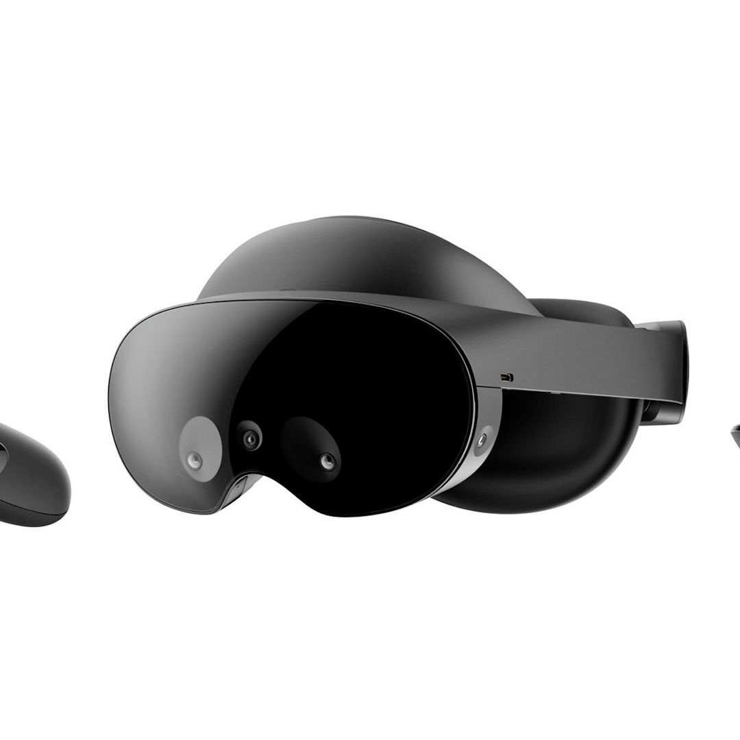 Experience the virtual world like never before with the Meta Quest