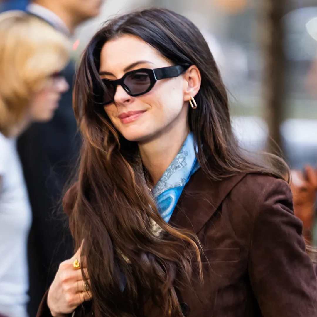 Anne Hathaway Taps Vintage Levi's for 'Devil Wears Prada 2