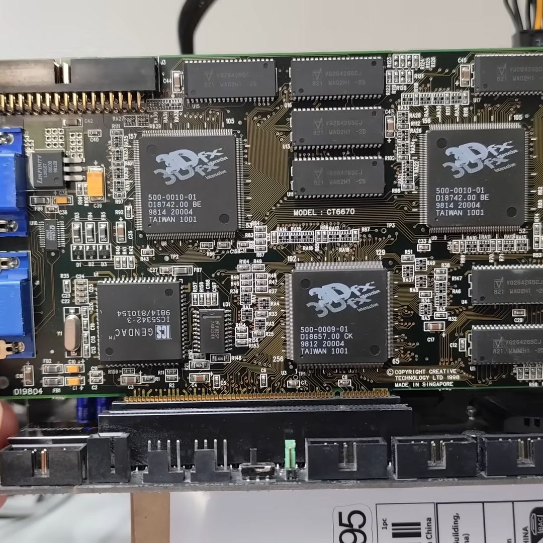 3dfx voodoo2 G111 不動品 3dfx voodoo2 G111 不動品 Ancient 3dfx Voodoo2 graphics card coaxed