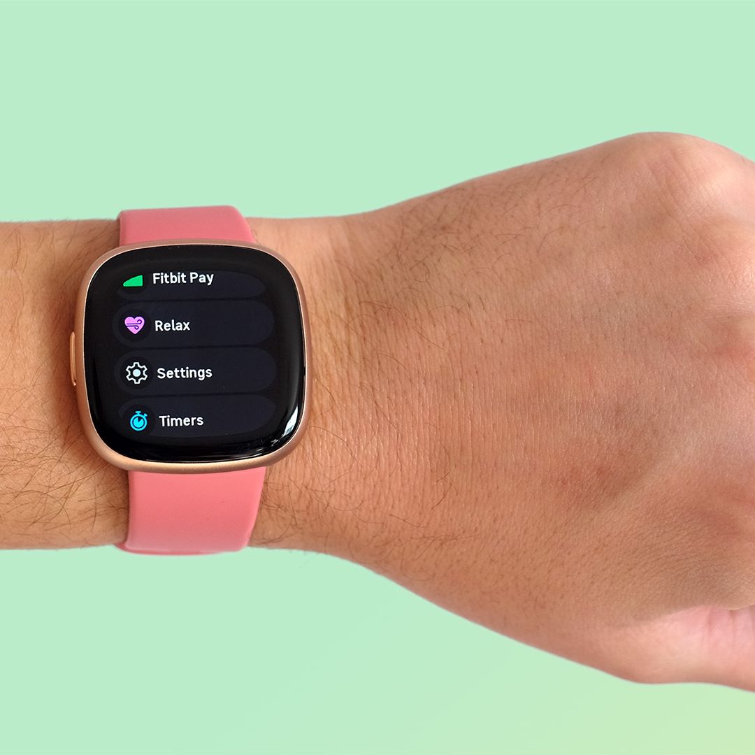 Fitbit versa4 (中古)※オマケ多数 Fitbit versa4 (中古)※オマケ多数 Fitbit Versa 4 中古 13,800円