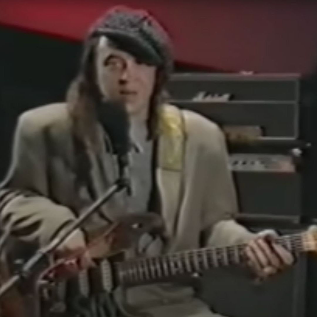 Freddie King does it like this, Eric Clapton does it like that