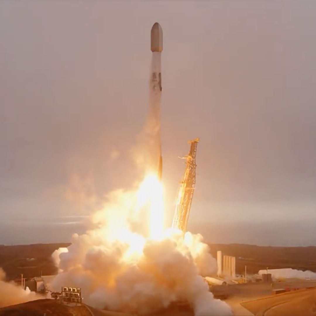 500 Falcon missions! SpaceX sends 26 Starlink satellites to