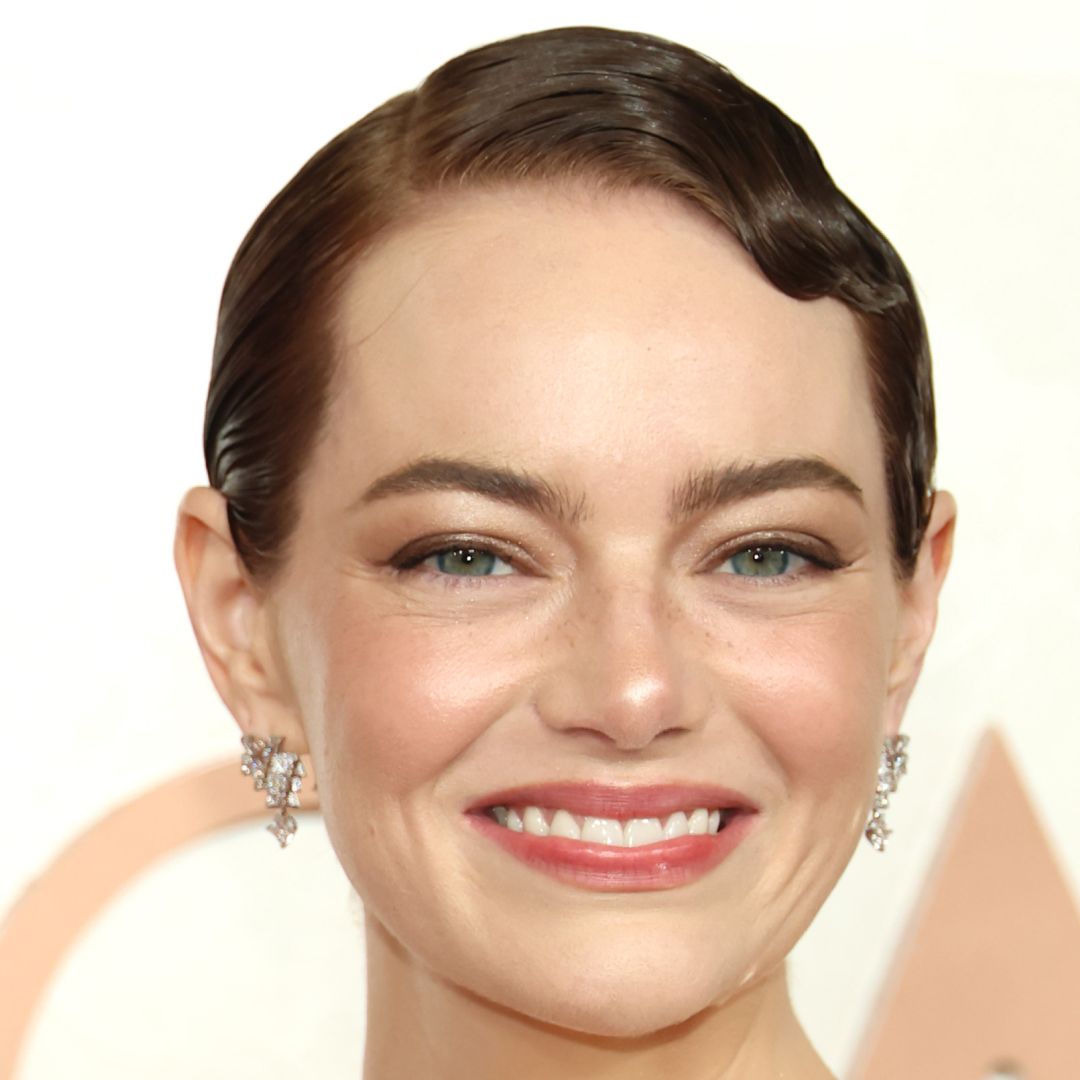 Review: 'Breathe' builds on emotional terror inflicted by, and on, teenage  girls - Los Angeles Times, image size:1080x1080