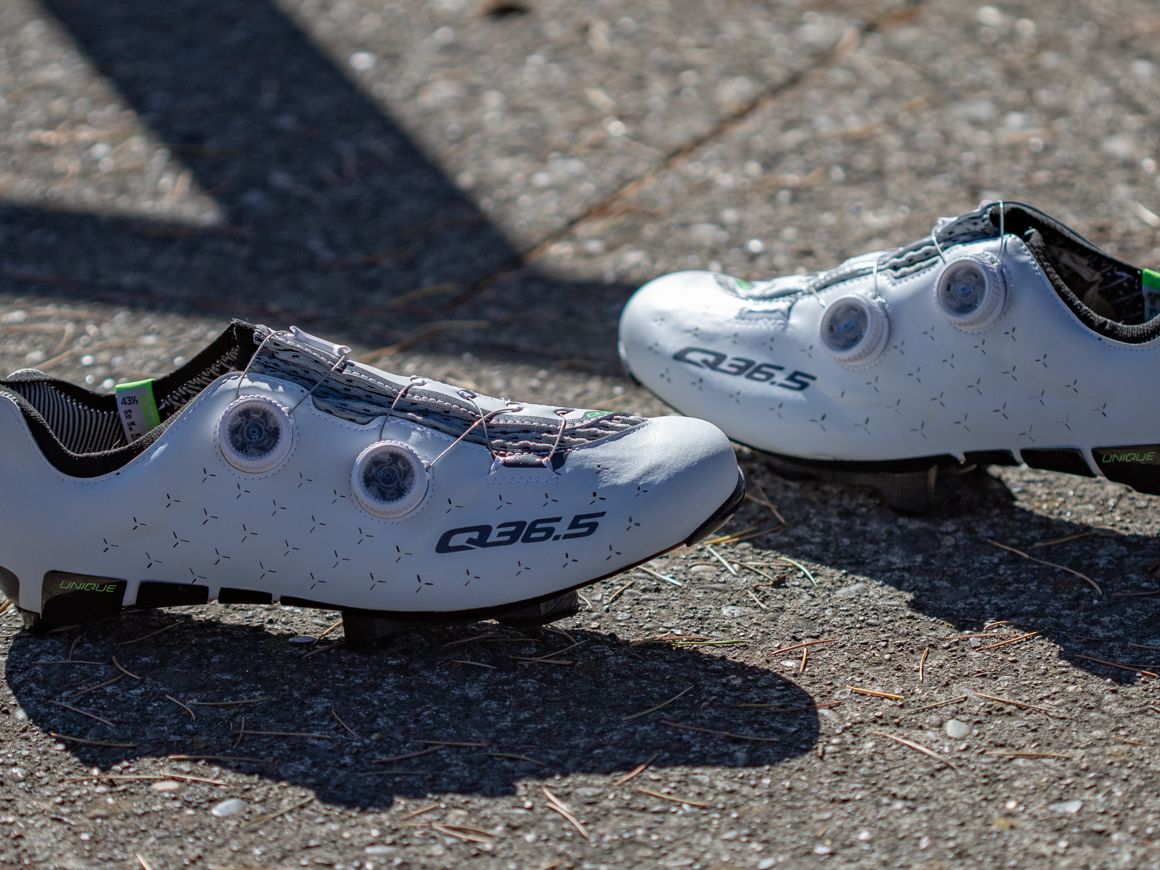 Q36.5 Unique Shoes スペシャルカラー『シルバー』 Unique-Shoes-Road-Silver.jpg?