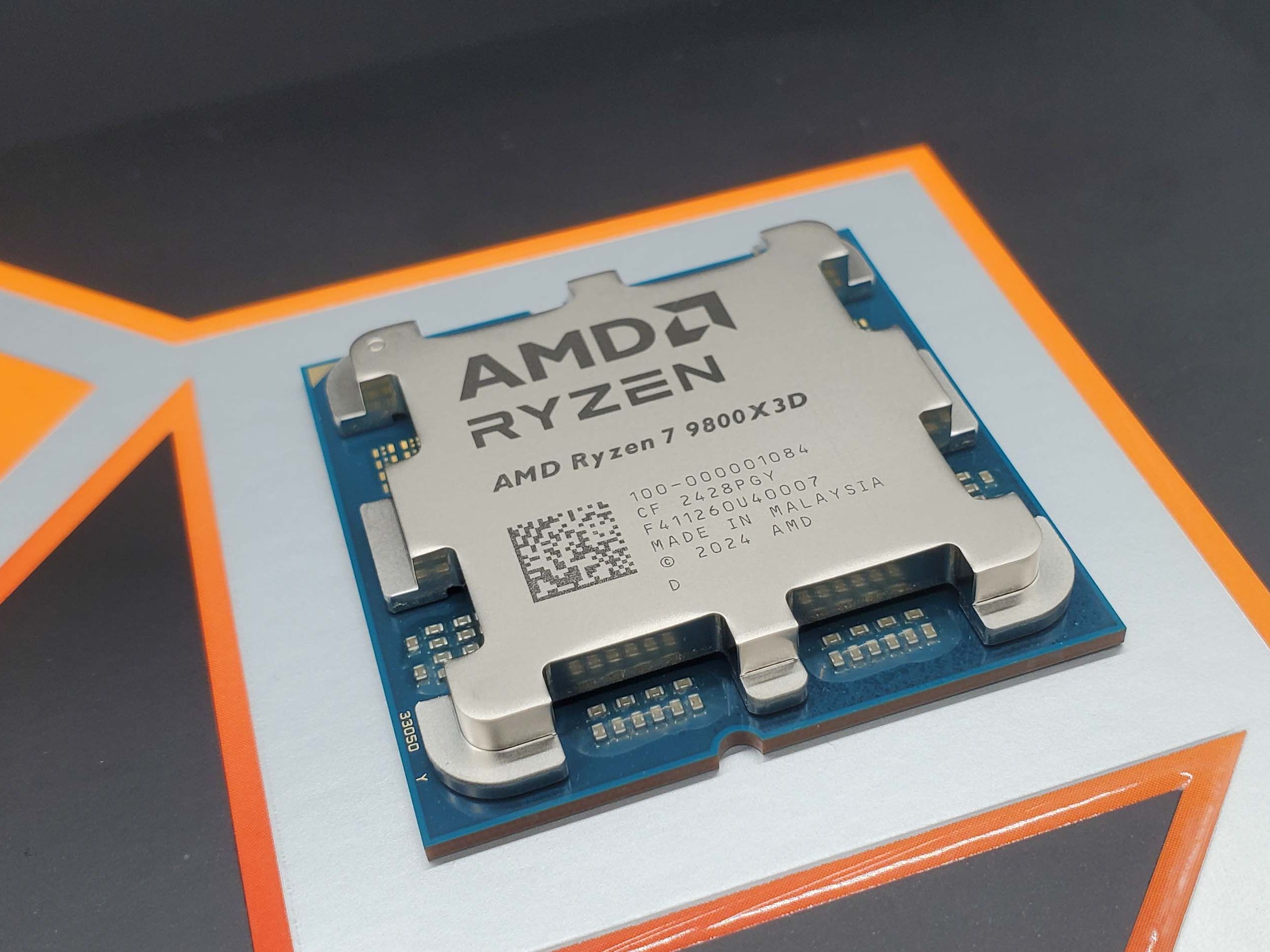新品未使用　Ryzen 7 9800X3D With the Ryzen 7 9800X3D, AMD has taken us back to the future