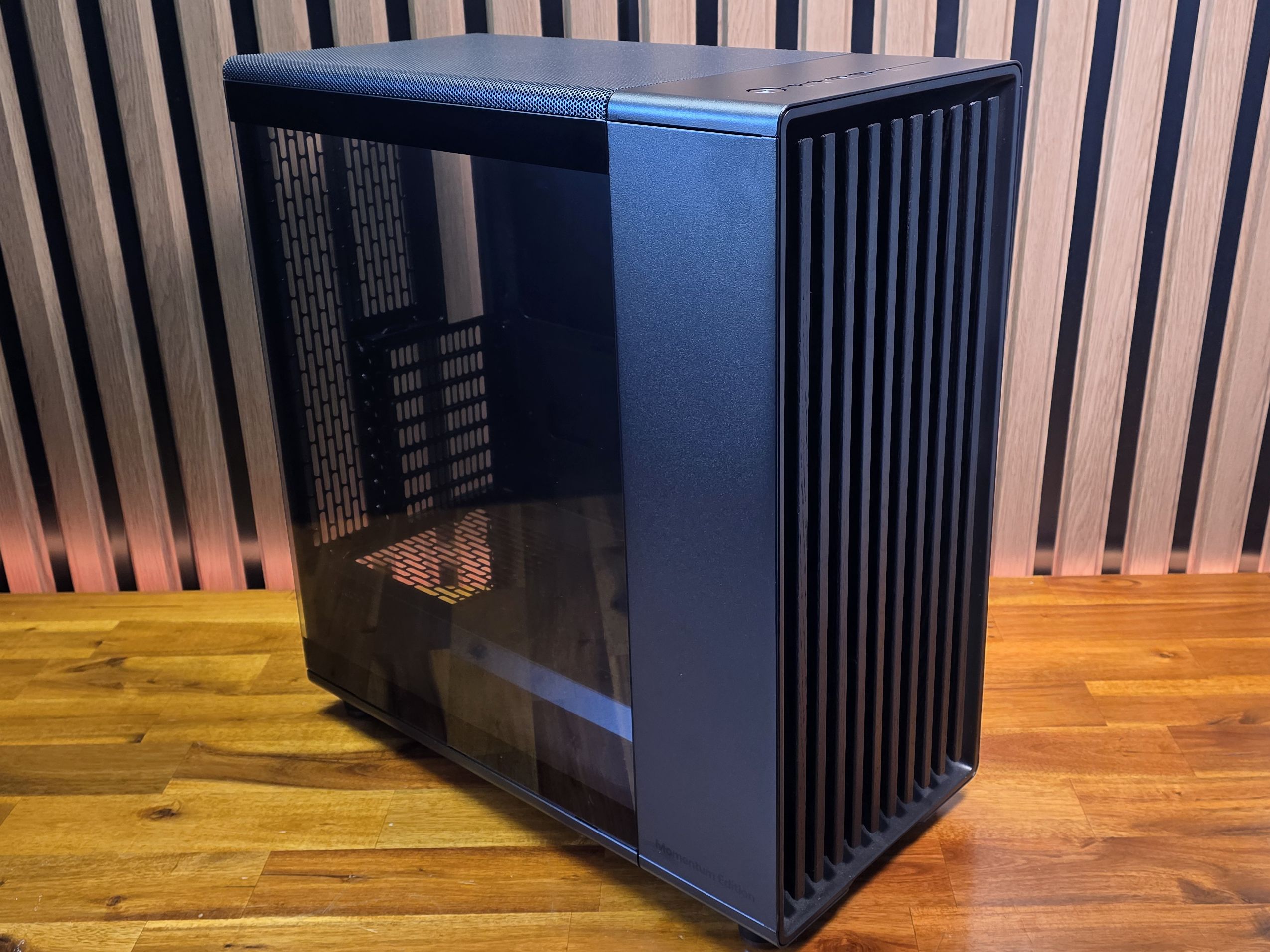 【新品未使用】Fractal North XL Momentum Edition Fractal Design's new North and North XL Momentum Edition cases